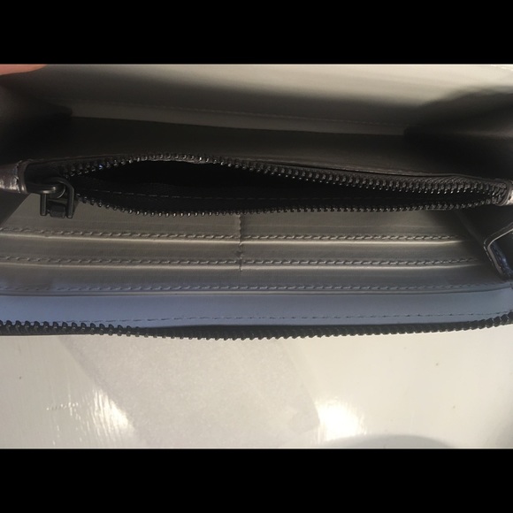 NWT Benevolence Wallet. Vegan, tons of pockets, double zipper - Picture 5 of 7